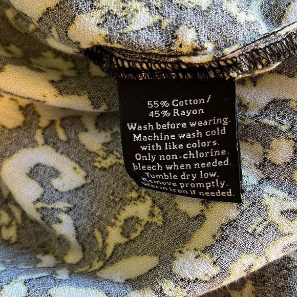 Rock & Republic black/ white outlined in neon green patterned blouse. XXL NWT - Picture 8 of 8